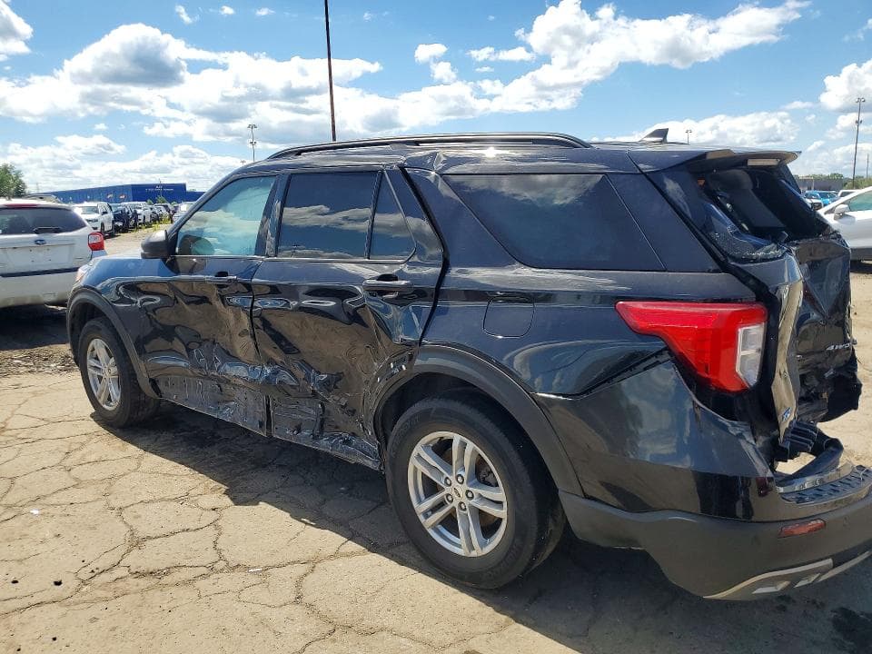 2022 FORD EXPLORER XLT 2