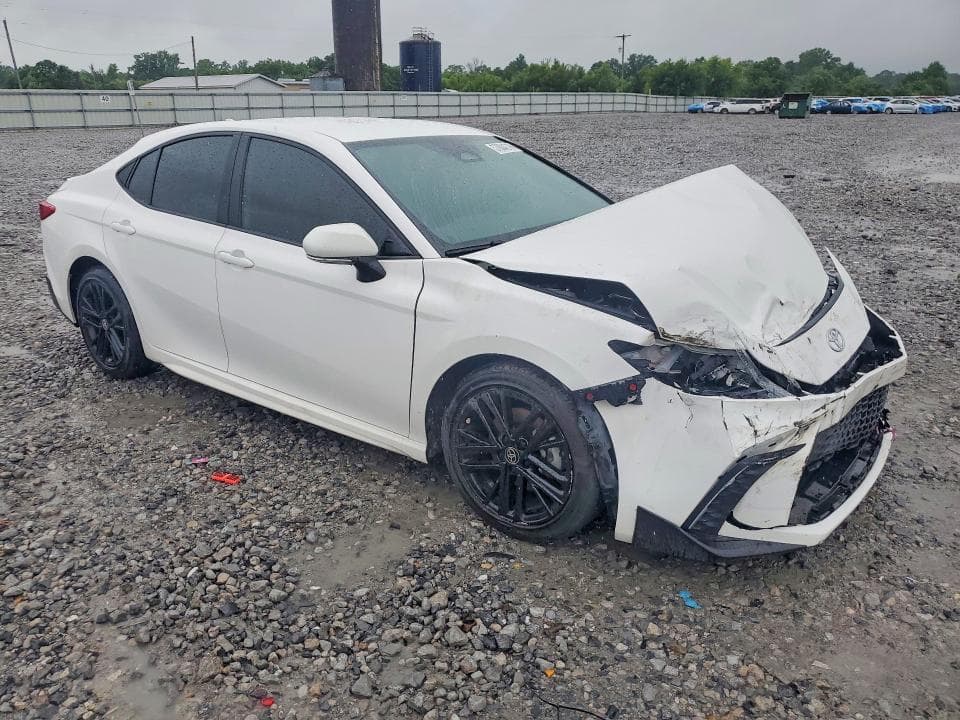 2025 TOYOTA CAMRY SE 4