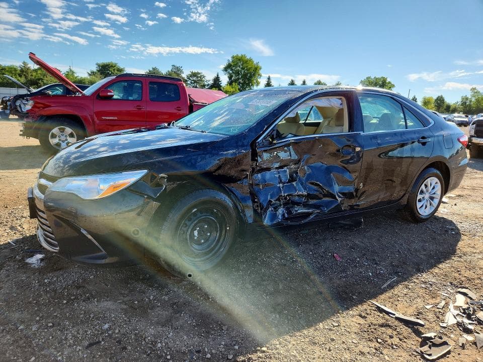 2016 TOYOTA CAMRY LE