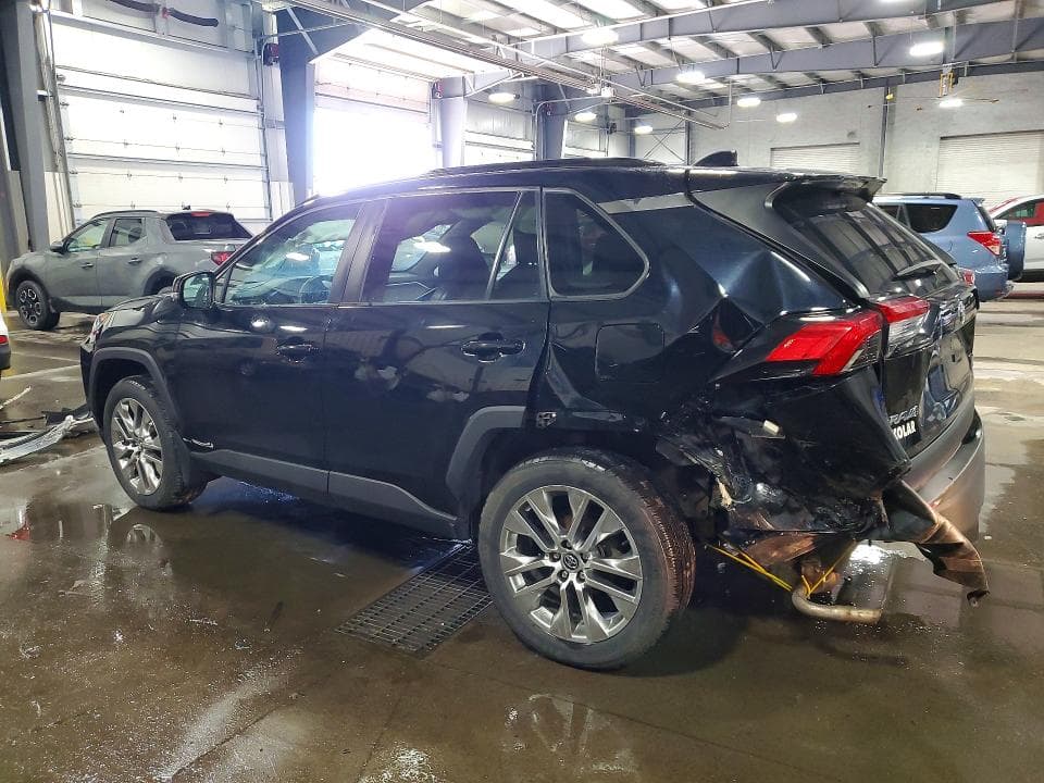 2020 TOYOTA RAV4 XLE PREMIUM 2