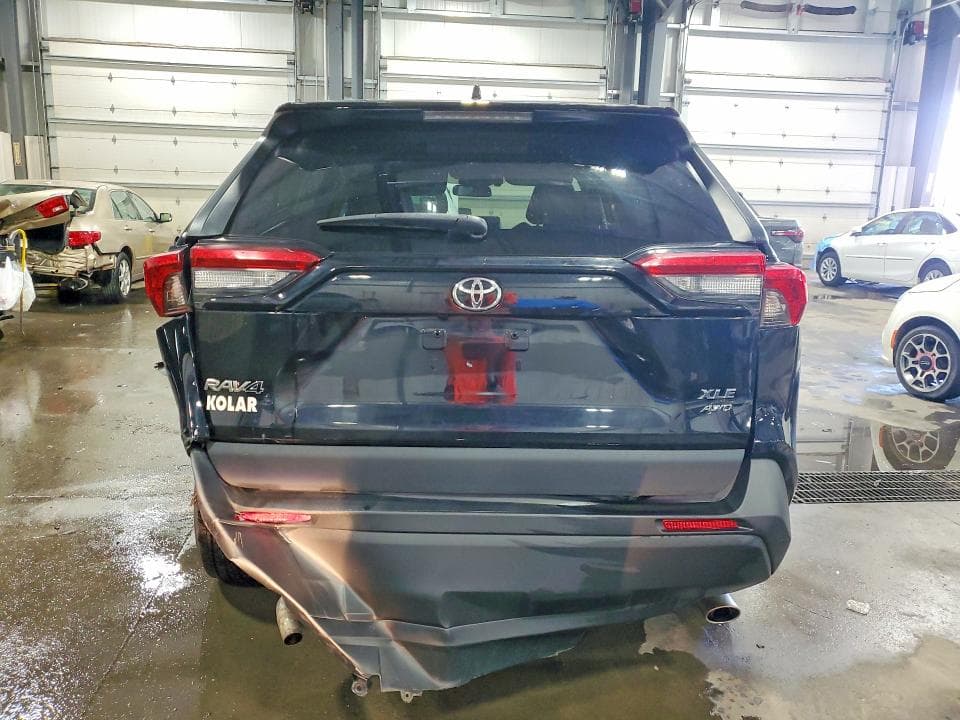 2020 TOYOTA RAV4 XLE PREMIUM 6