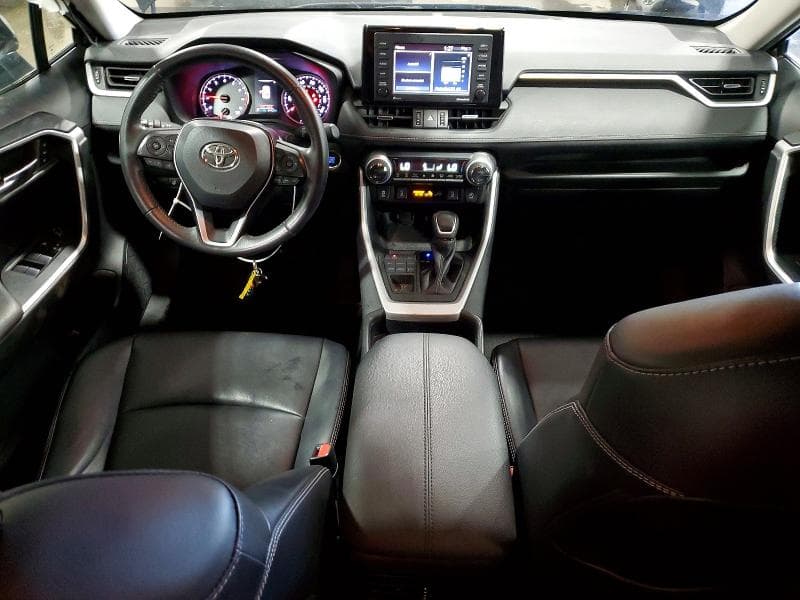 2020 TOYOTA RAV4 XLE PREMIUM 8