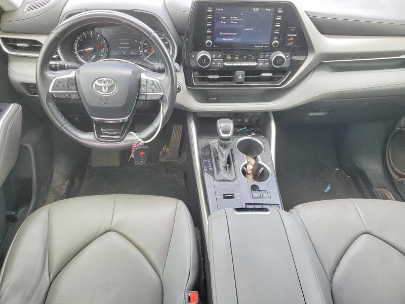 2020 TOYOTA HIGHLANDER XLE XLE 8