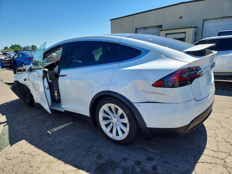 2020 TESLA MODEL X 2