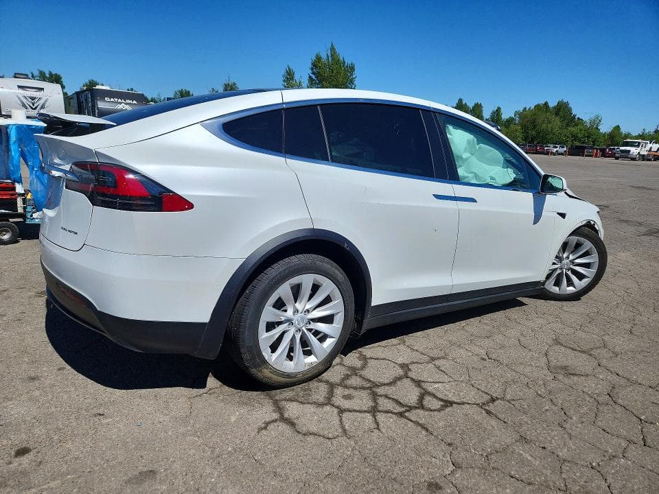 2020 TESLA MODEL X 3