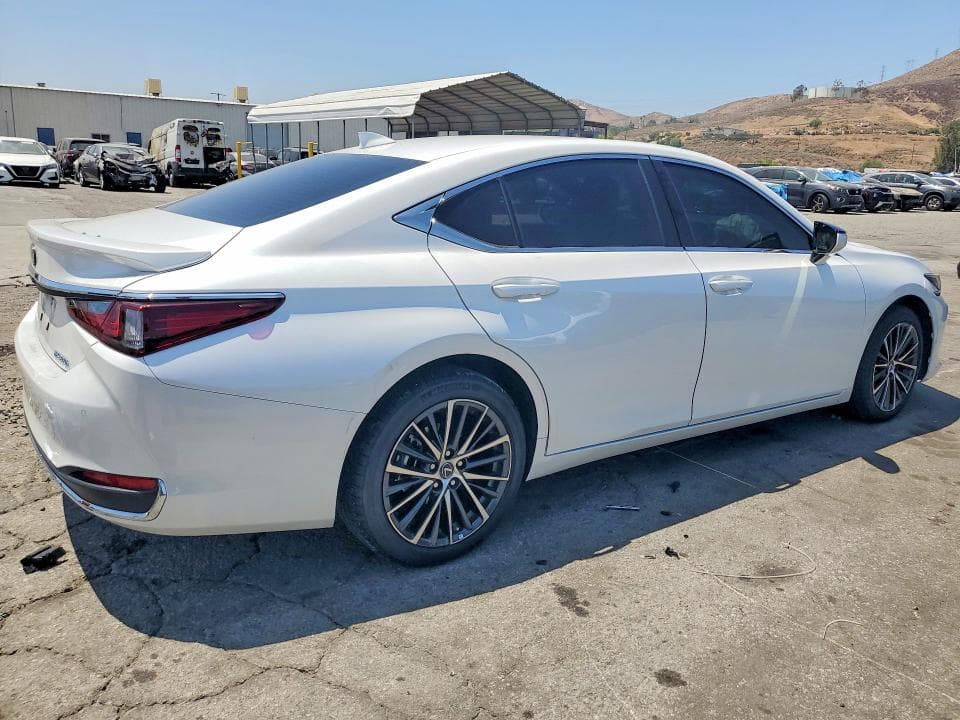 2025 LEXUS ES 300H BASE 3