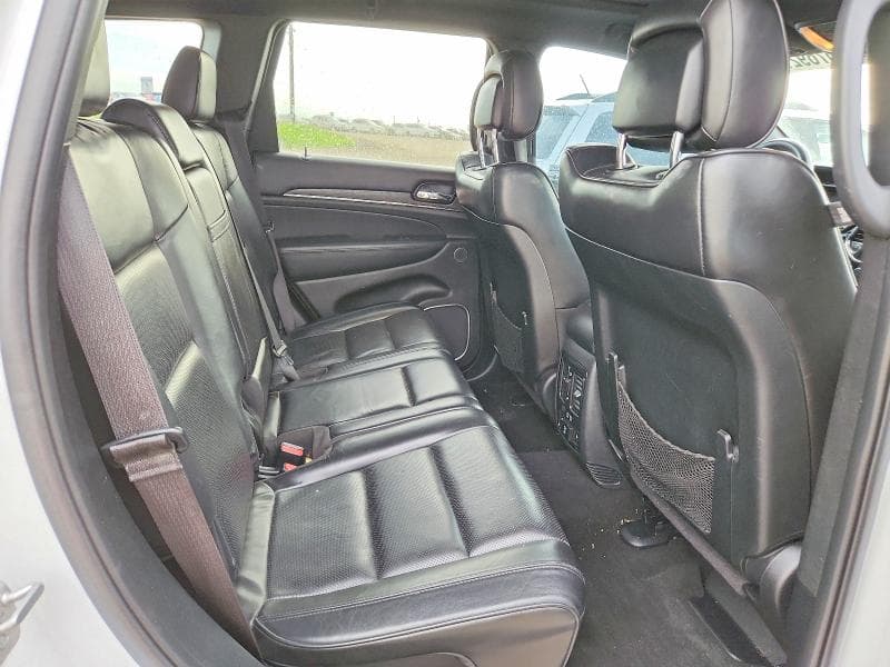 2019 JEEP GRAND CHEROKEE OVERLAND 11