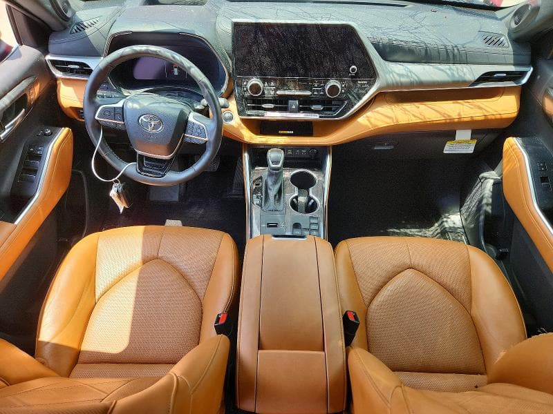 2024 TOYOTA HIGHLANDER PLATINUM PLATINUM 8