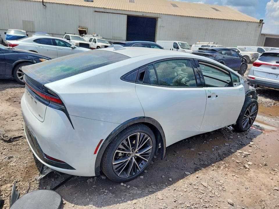 2024 TOYOTA PRIUS XLE 3