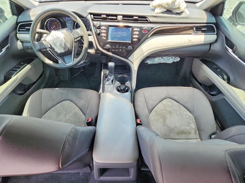 2019 TOYOTA CAMRY L 8