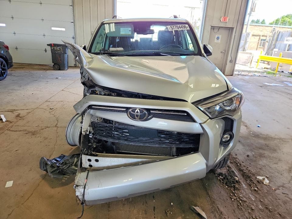 2024 TOYOTA 4RUNNER SR5 5