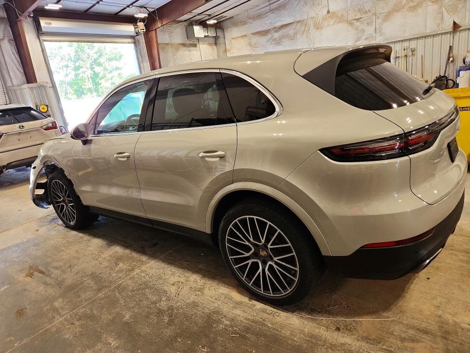 2020 PORSCHE CAYENNE 2