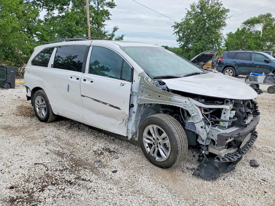 2025 TOYOTA SIENNA XLE 7-PASSENGER XLE 7-PASSENGER 4
