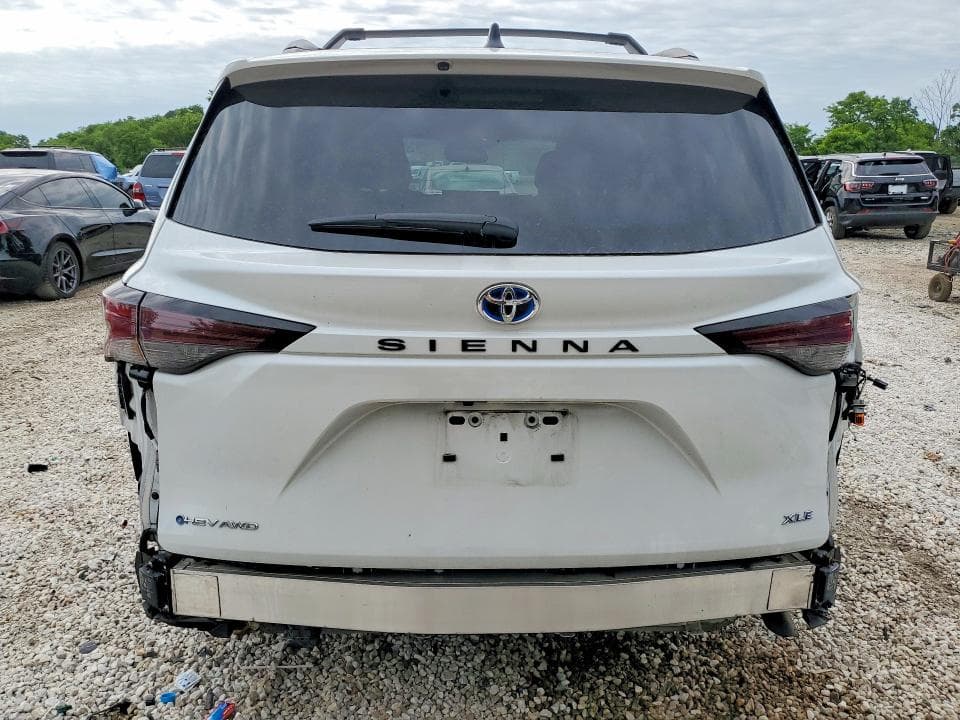 2025 TOYOTA SIENNA XLE 7-PASSENGER XLE 7-PASSENGER 6