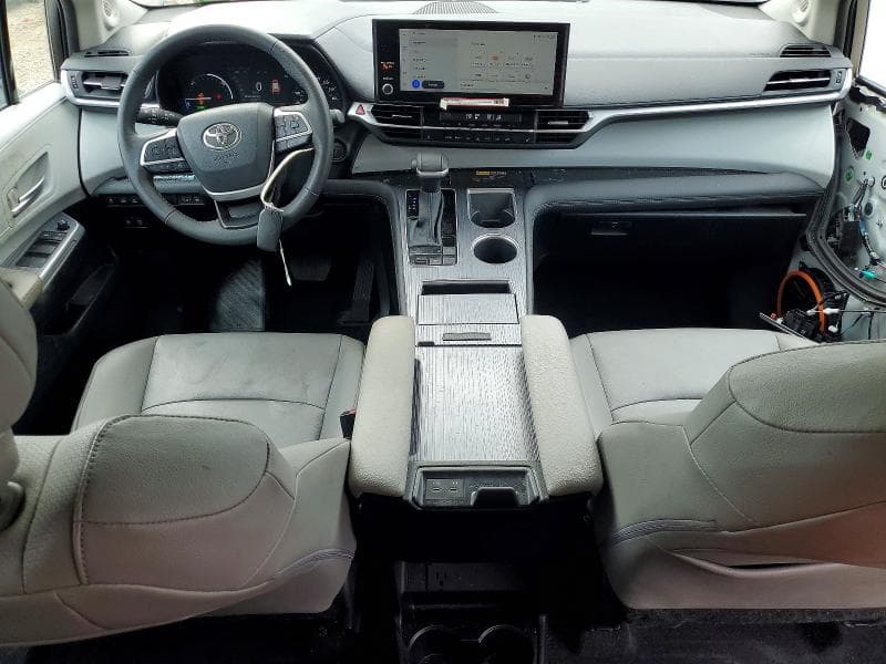 2025 TOYOTA SIENNA XLE 7-PASSENGER XLE 7-PASSENGER 8
