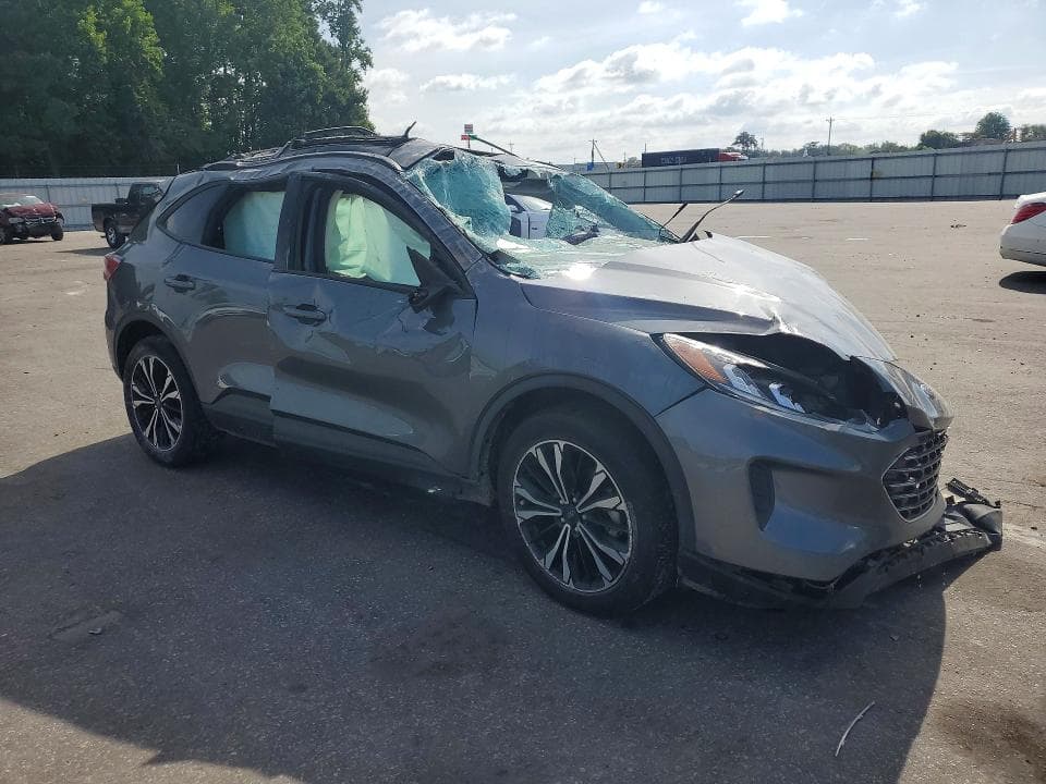 2021 FORD ESCAPE SE SE 4