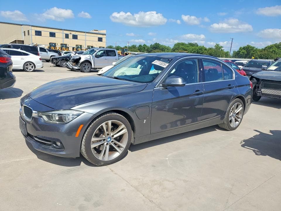 2018 BMW 330E 1