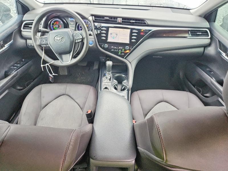 2018 TOYOTA CAMRY LE 8