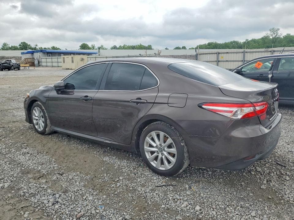 2018 TOYOTA CAMRY LE 2