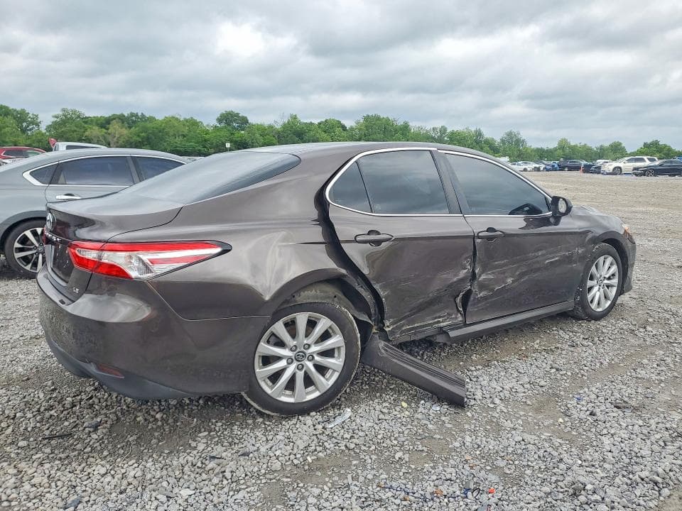 2018 TOYOTA CAMRY LE 3