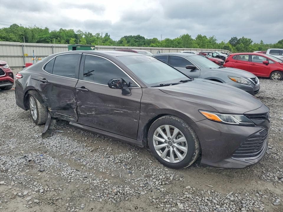 2018 TOYOTA CAMRY LE 4