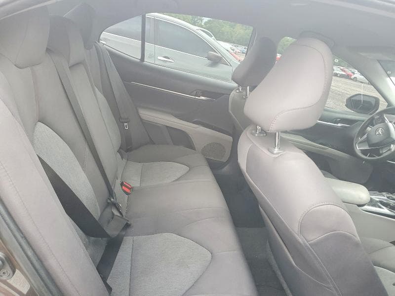 2018 TOYOTA CAMRY LE 10