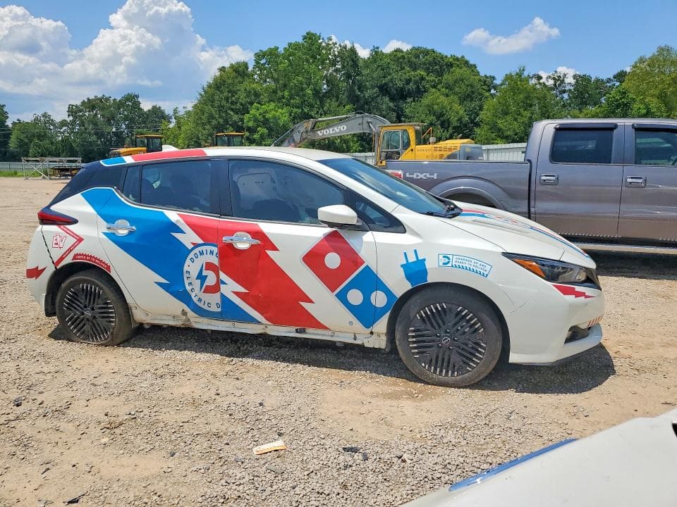 2025 NISSAN LEAF 4