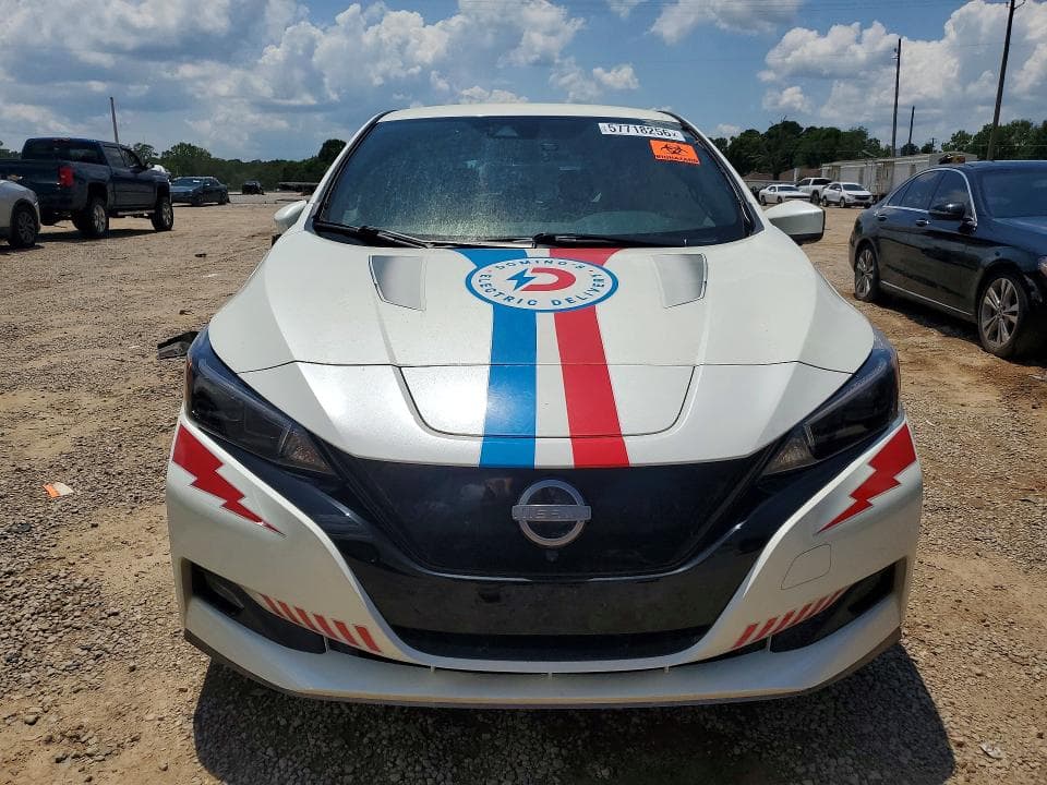 2025 NISSAN LEAF 5