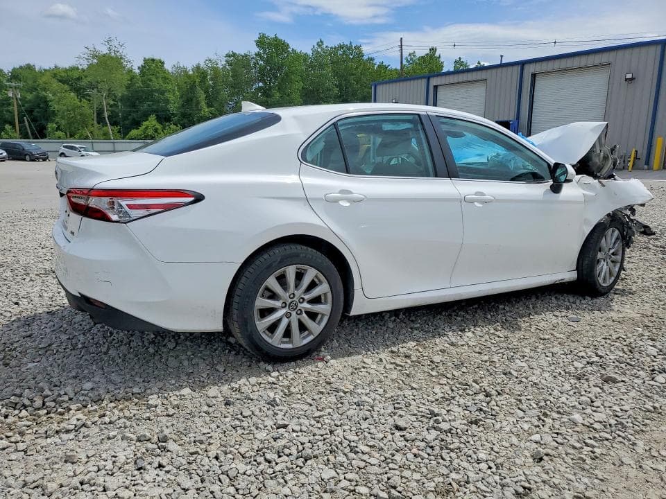 2019 TOYOTA CAMRY LE 3