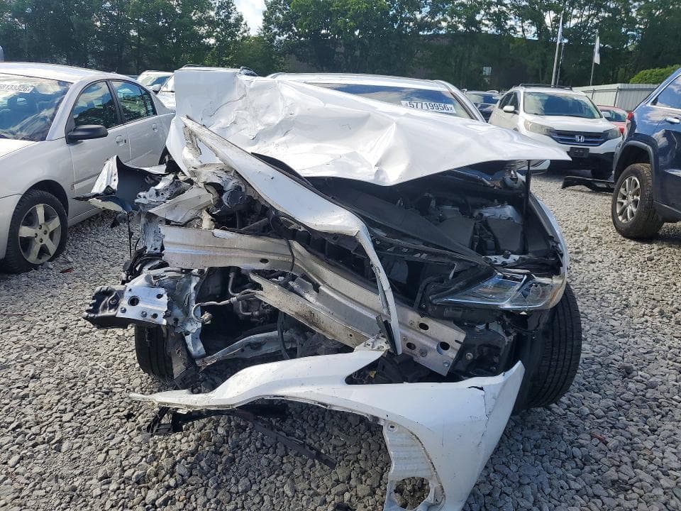 2019 TOYOTA CAMRY LE 5