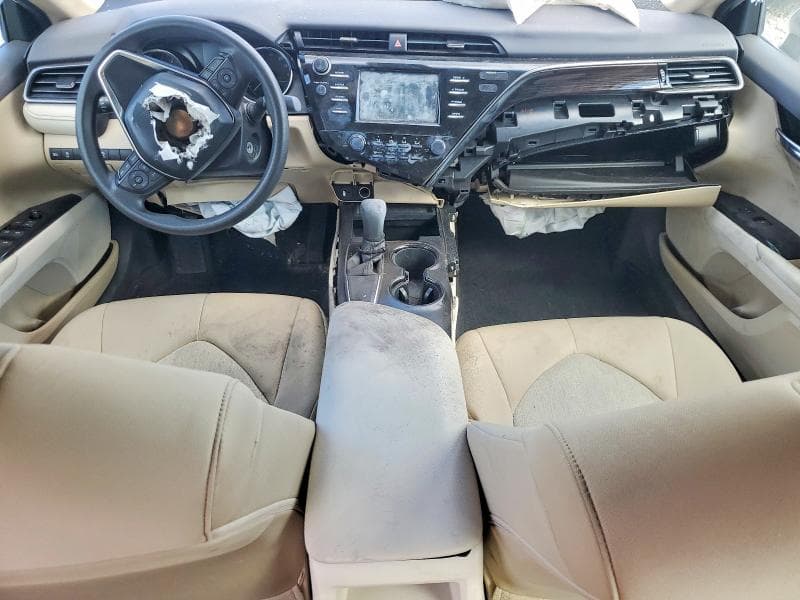 2019 TOYOTA CAMRY LE 8