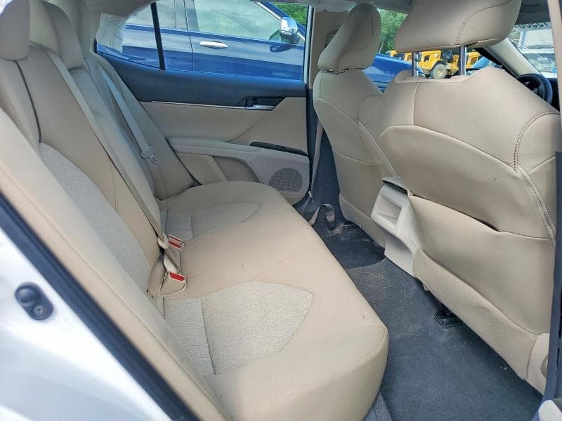 2019 TOYOTA CAMRY LE 10