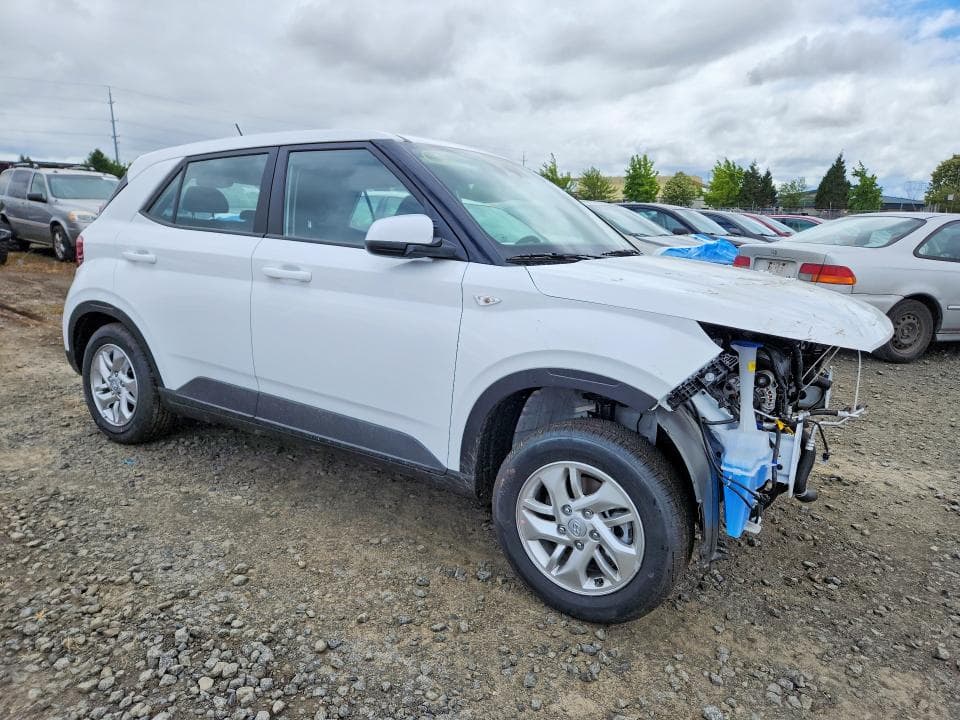 2026 HYUNDAI VENUE SE SE 4