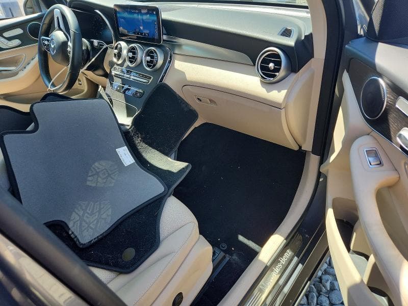 2022 MERCEDES-BENZ GLC 300 4MATIC 8