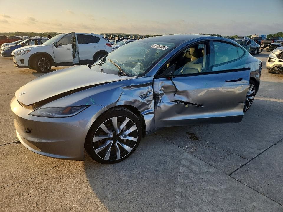 2025 TESLA MODEL 3 1