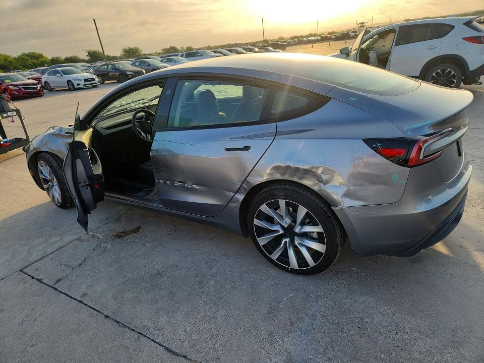 2025 TESLA MODEL 3 2