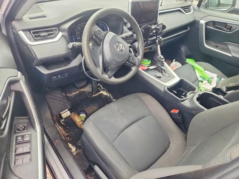 2024 TOYOTA RAV4 LE 8