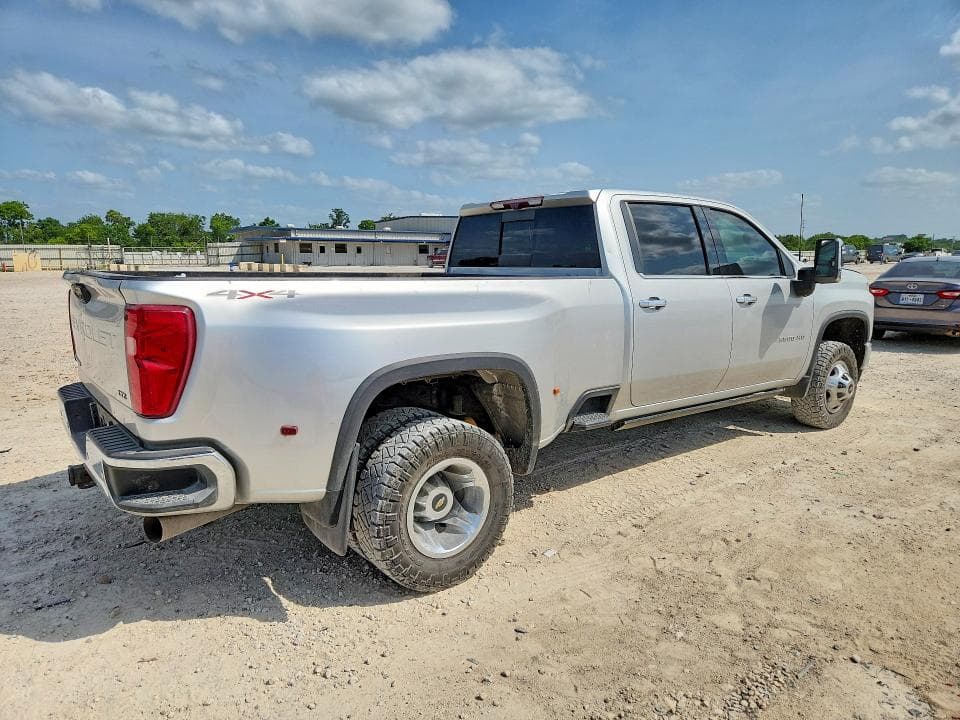 2022 CHEVROLET SILVERADO K3500 LTZ 3