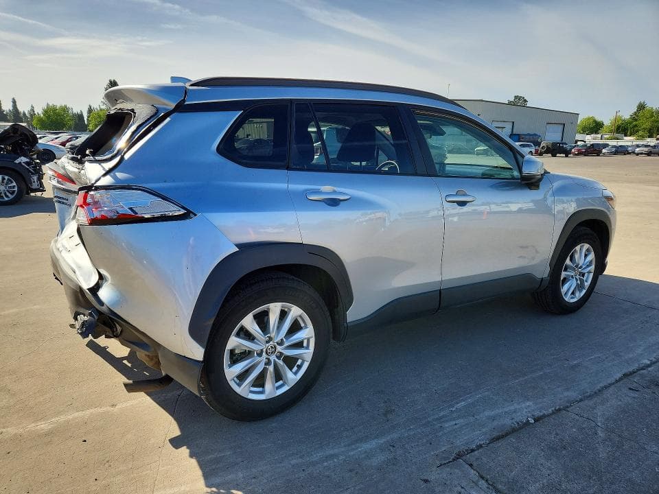 2022 TOYOTA COROLLA CROSS XLE 3