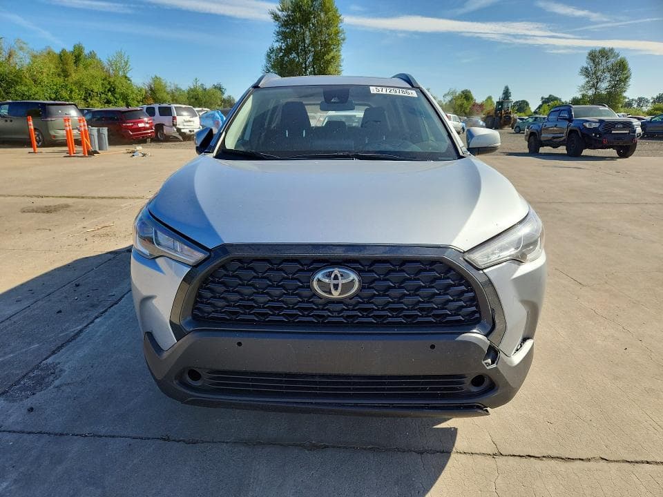 2022 TOYOTA COROLLA CROSS XLE 5