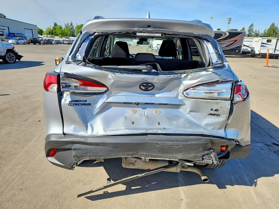 2022 TOYOTA COROLLA CROSS XLE 6