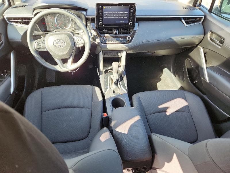 2022 TOYOTA COROLLA CROSS XLE 8