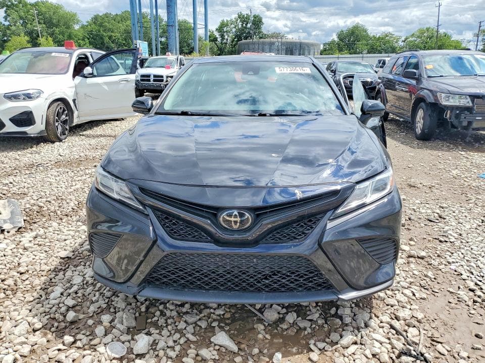 2020 TOYOTA CAMRY SE 5