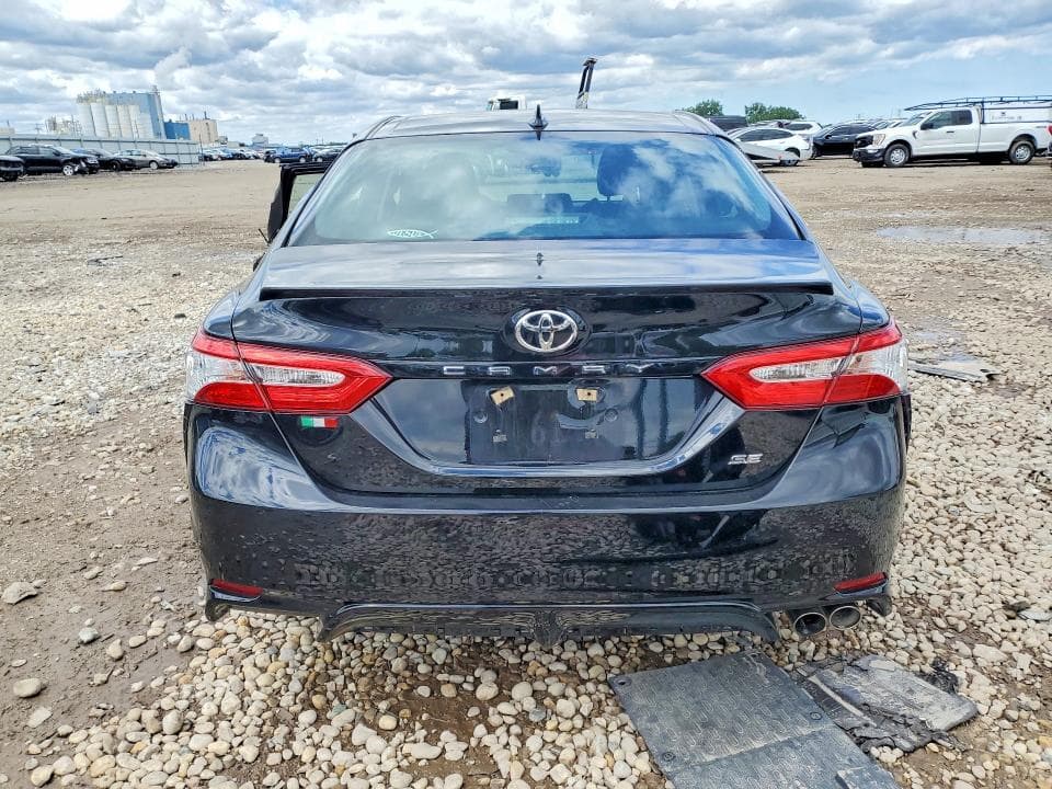 2020 TOYOTA CAMRY SE 6