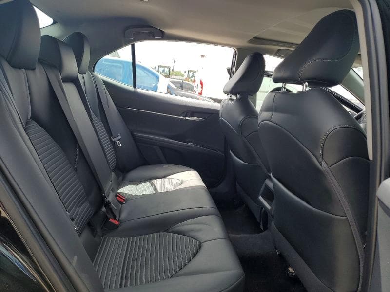 2020 TOYOTA CAMRY SE 10
