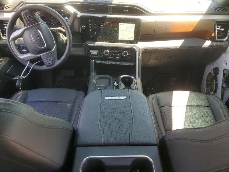 2025 GMC SIERRA K3500 DENALI 8