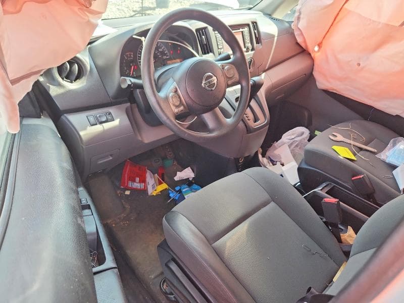 2017 NISSAN NV200 SV 8