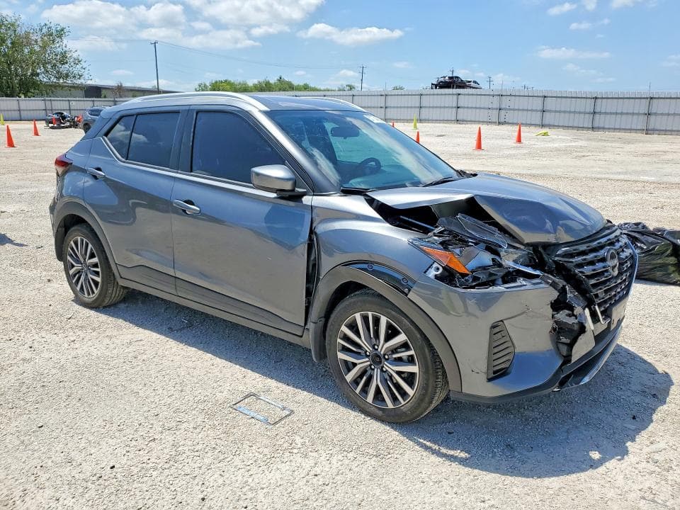 2024 NISSAN KICKS SV 4