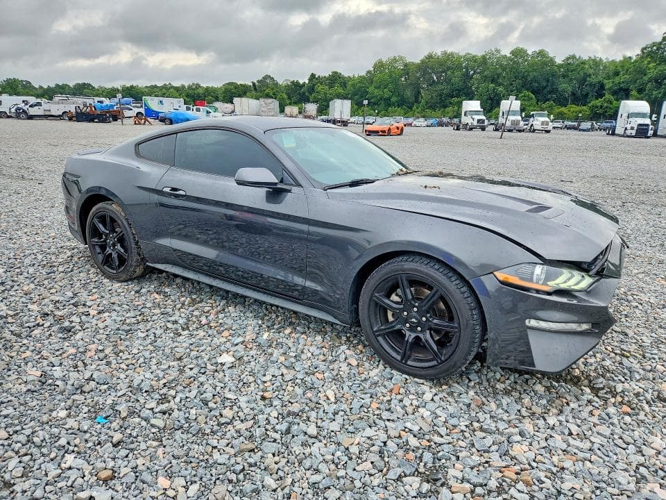 2020 FORD MUSTANG 4
