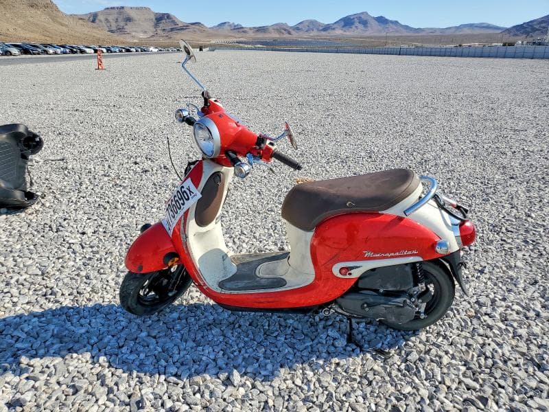 2025 HONDA NCW50 3